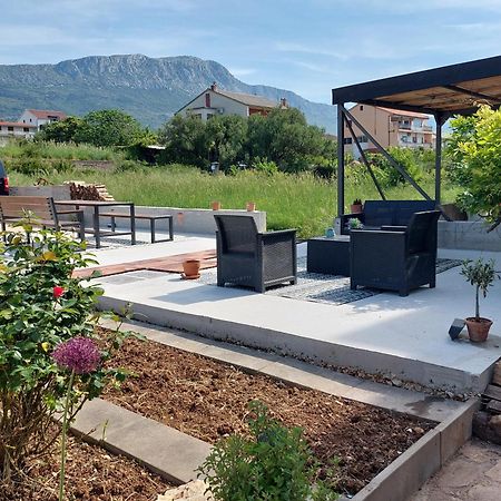 Spacious Apartment Close To The Sea In Split Area Kastela Exterior photo